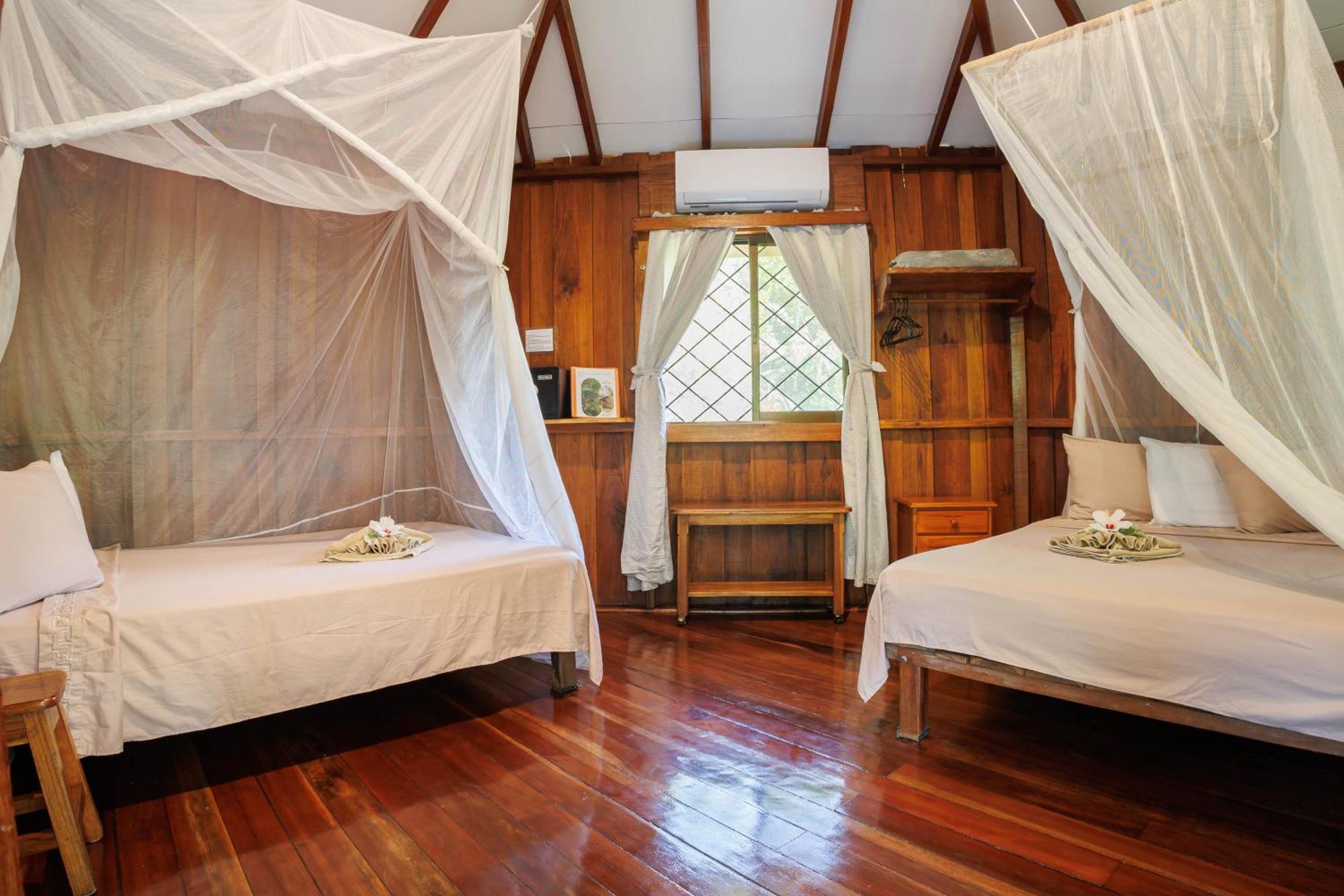Bungalows Ache Cahuita Eksteriør billede