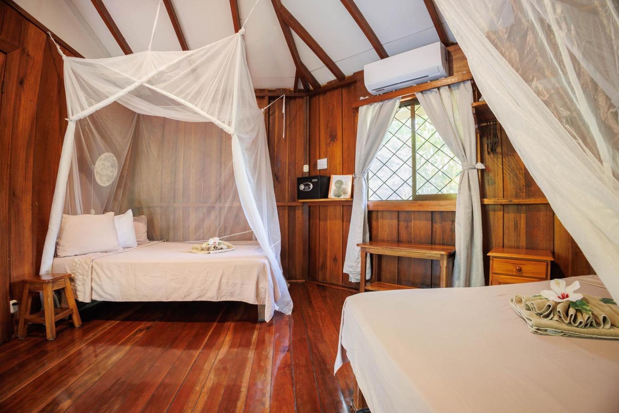 Bungalows Ache Cahuita Eksteriør billede