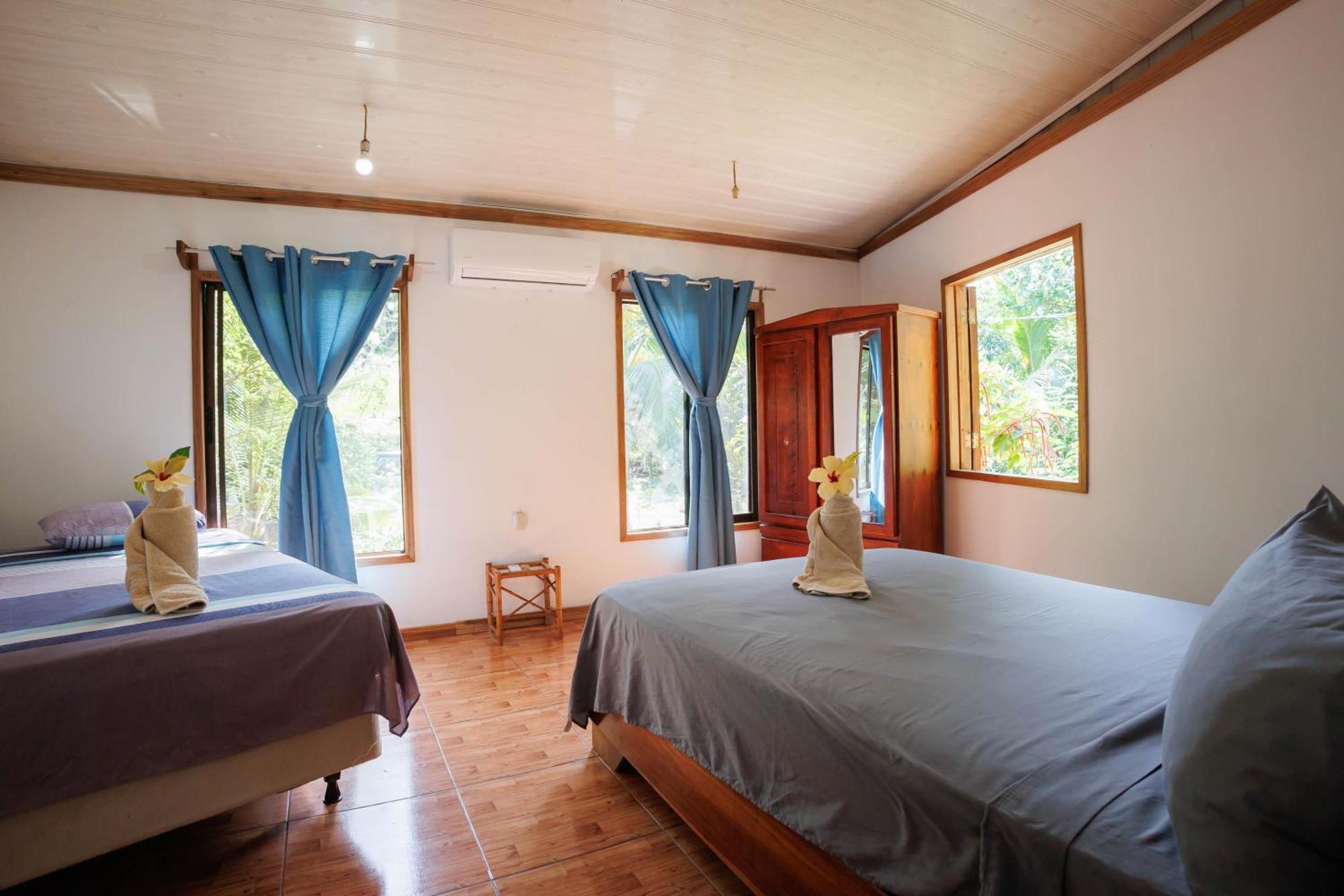 Bungalows Ache Cahuita Eksteriør billede
