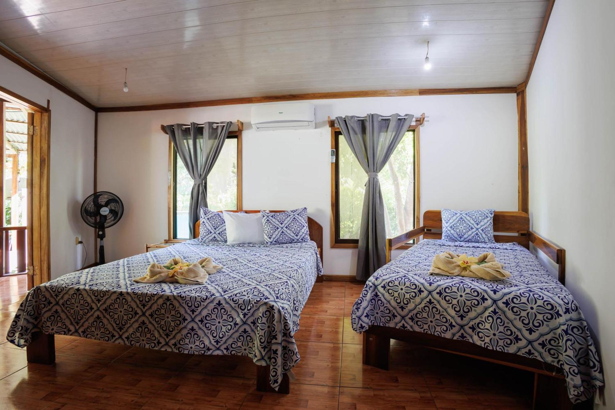 Bungalows Ache Cahuita Eksteriør billede